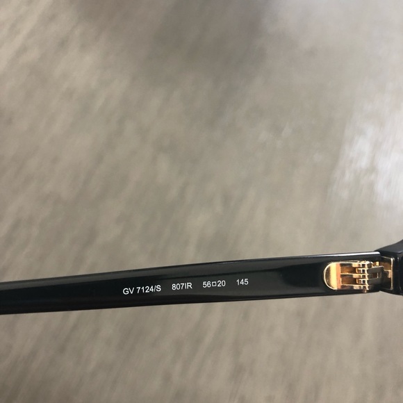 Authentic 🎉NEW🎉Givenchy black sunglasses w/ case - Picture 6 of 12